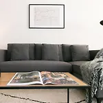 Apartment The Metropolitan- Premium-wohnung Mit Balkon- Parkplatz By Interhome