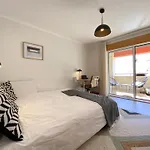 Apartment The Metropolitan- Premium-wohnung Mit Balkon- Parkplatz By Interhome
