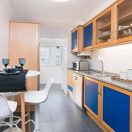 Апартаменти The Metropolitan- Premium-wohnung Mit Balkon- Parkplatz By Interhome Лісабон